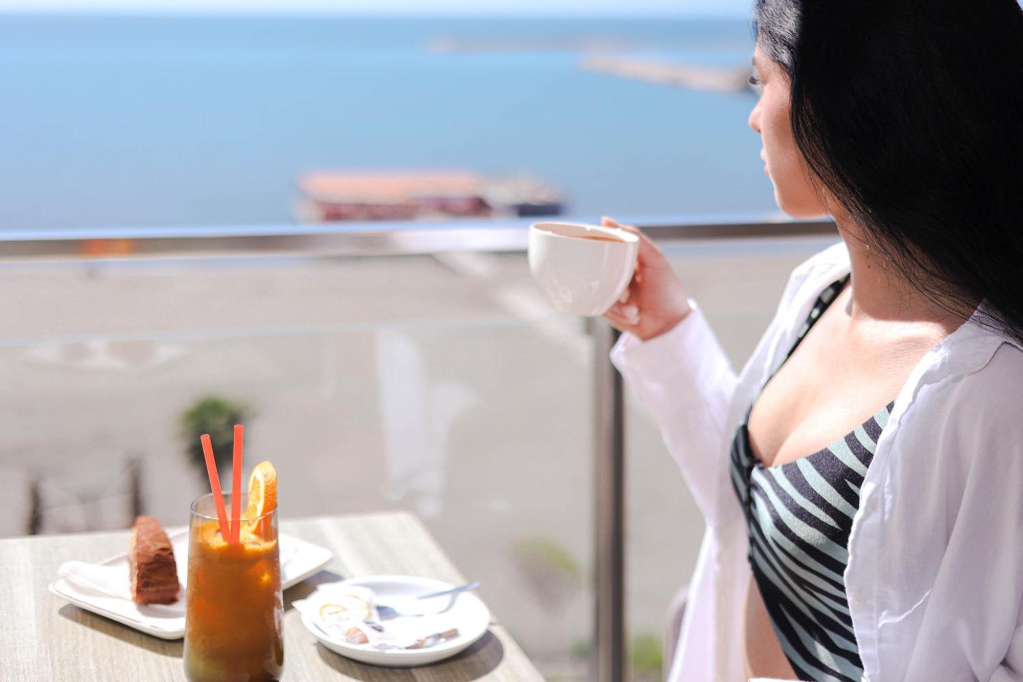 Hotel Frojd - Beach Front Resort Shëngjin Eksteriør billede