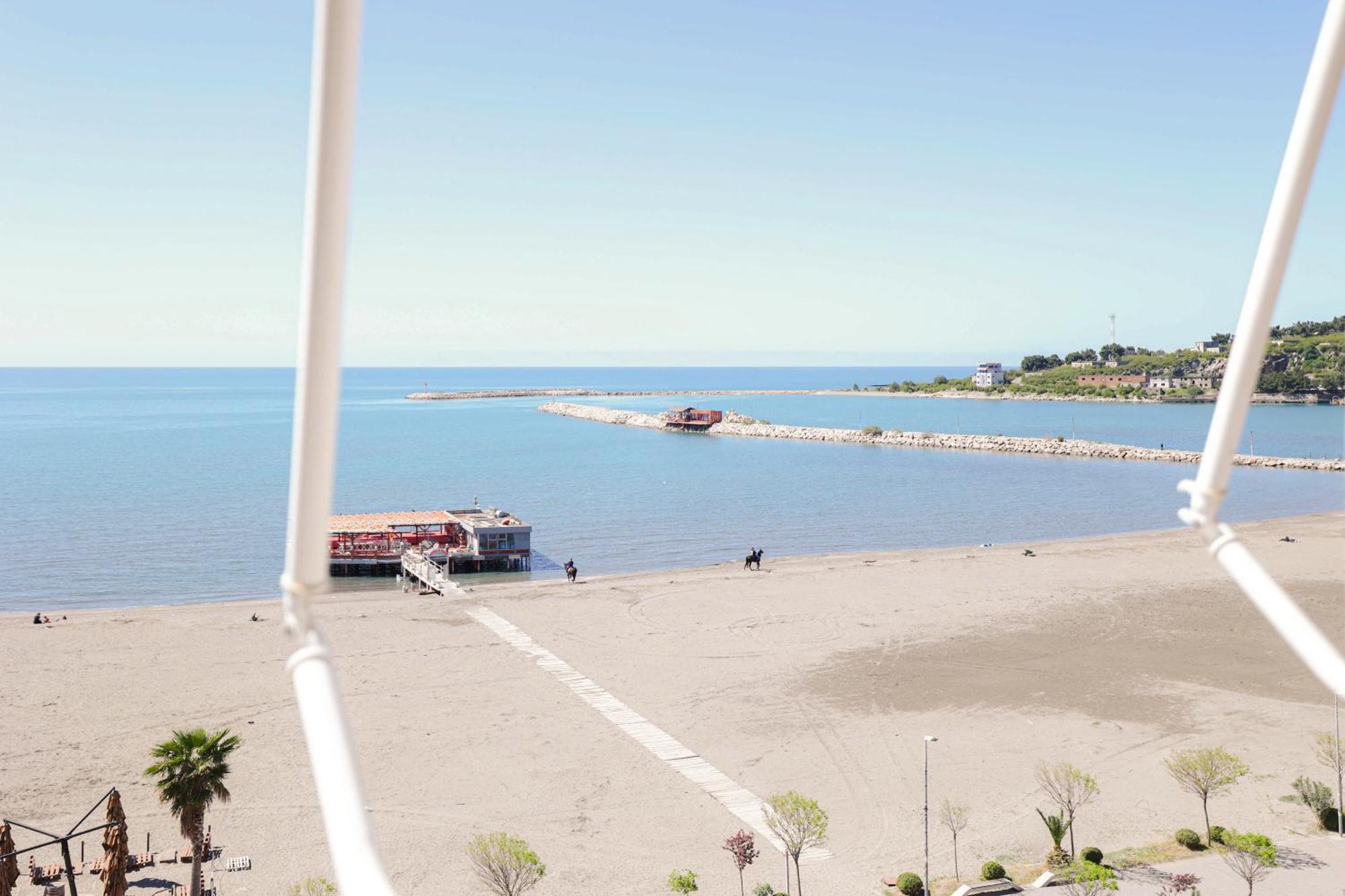 Hotel Frojd - Beach Front Resort Shëngjin Eksteriør billede