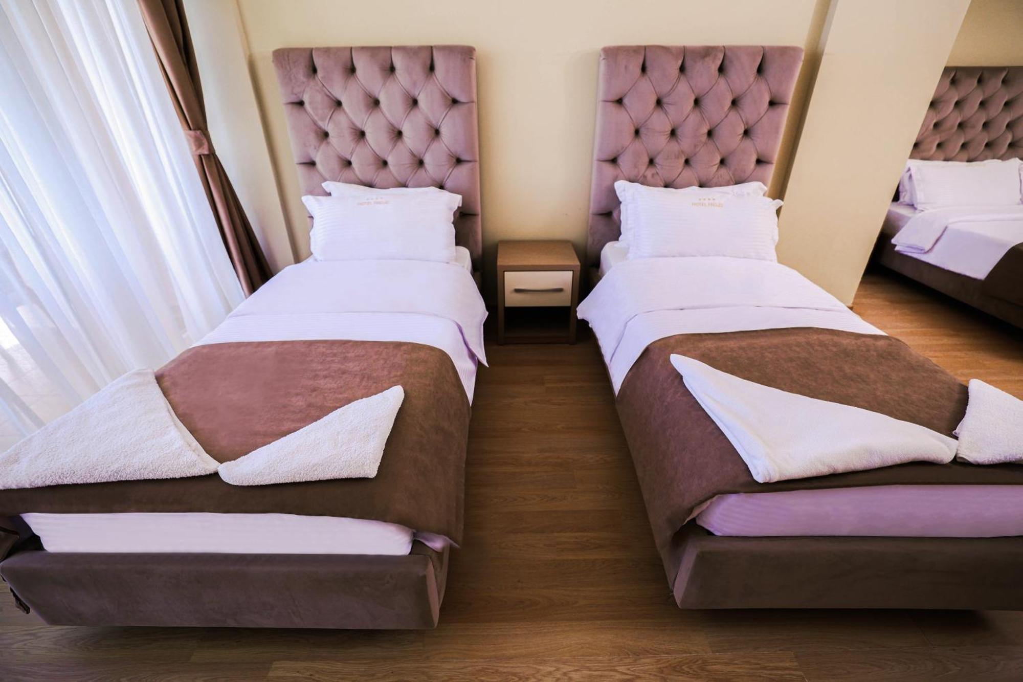 Hotel Frojd - Beach Front Resort Shëngjin Eksteriør billede