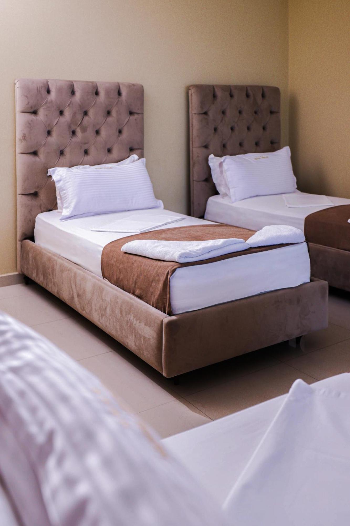 Hotel Frojd - Beach Front Resort Shëngjin Eksteriør billede