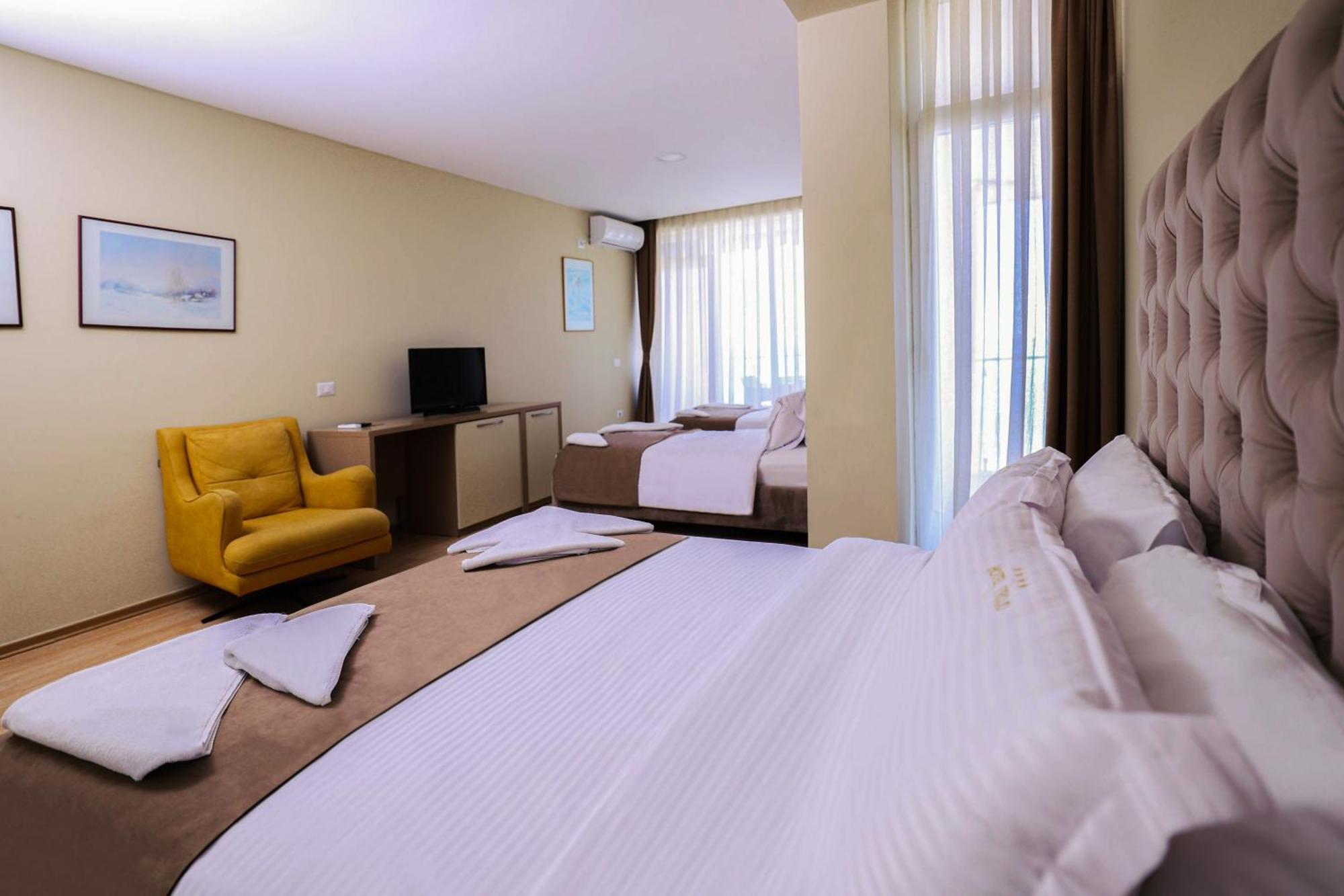 Hotel Frojd - Beach Front Resort Shëngjin Eksteriør billede