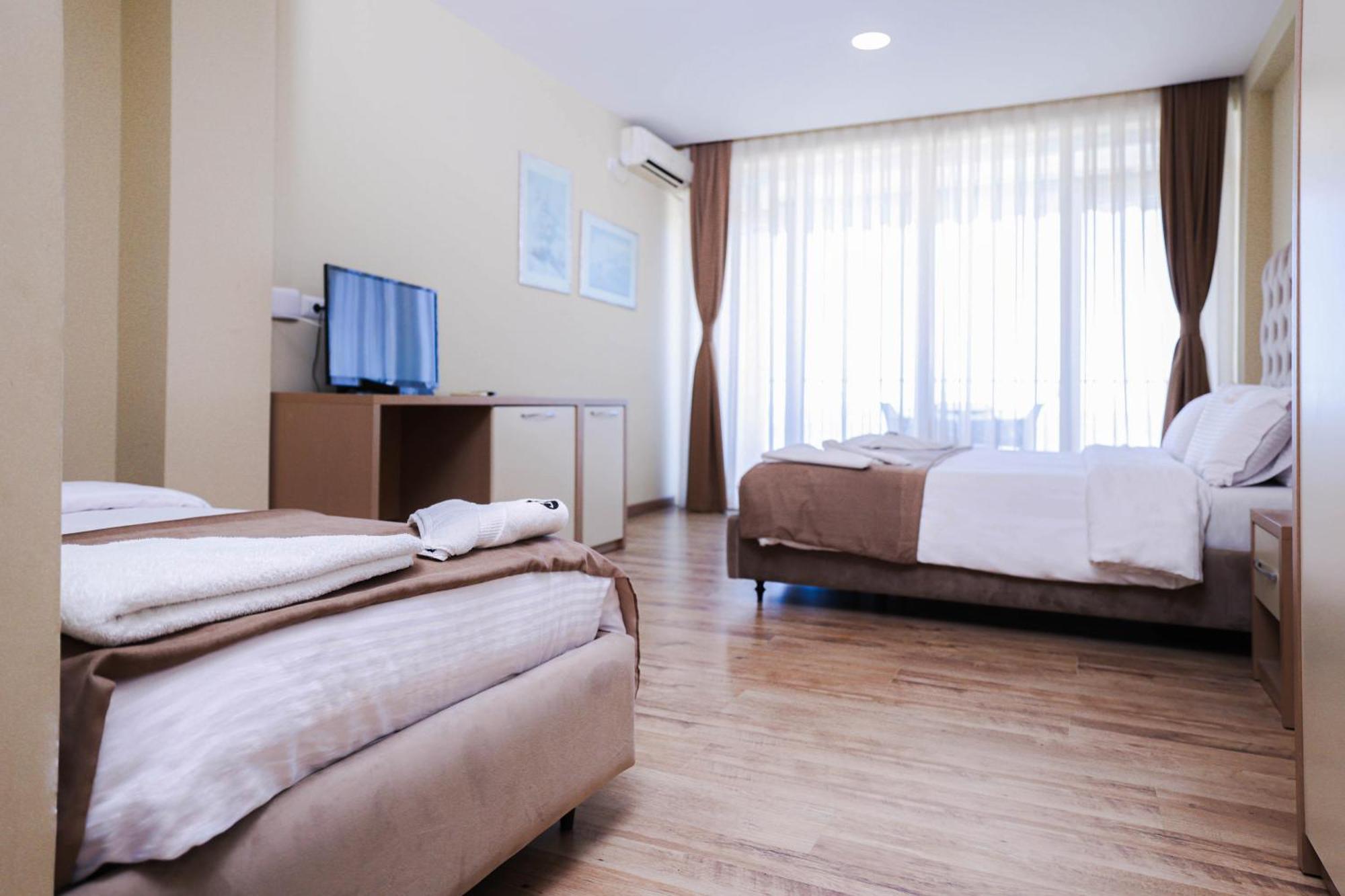 Hotel Frojd - Beach Front Resort Shëngjin Eksteriør billede